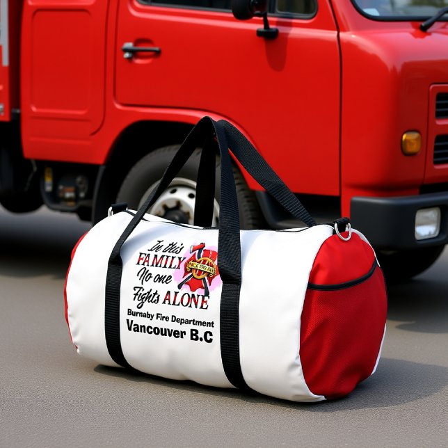 Family Fights Together Back Red Duffle Bag (Von Creator hochgeladen)