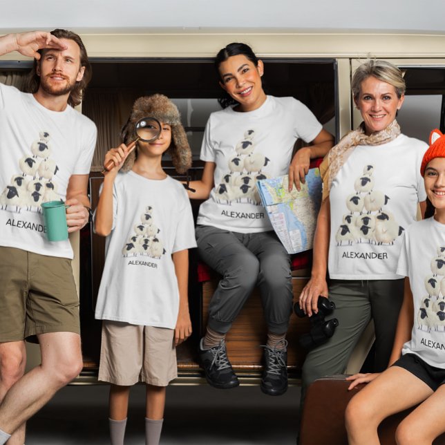 Family Wiedersehen Ansammlung Fun Sheep Black Name T-Shirt (Von Creator hochgeladen)