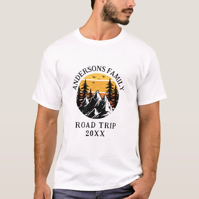 Family Wiedersehen Road Trip Mountain Personalisie T-Shirt (Vorderseite)