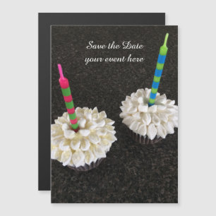 Fancy-Cupcakes mit Kerzen Save the Date Magneteinladung