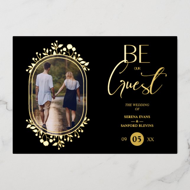 Fancy Frame Flowers Be our Guest Black Wedding Folieneinladung (Vorderseite)