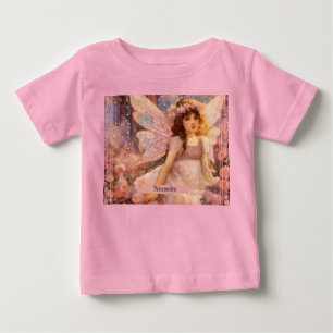 Fantasievolle Fee im träumerischen rosa Blumenmeer Baby T-shirt