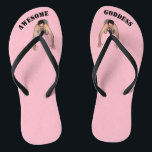 Fantastische Göttin drehen Reinfälle um (SCHMALE Flip Flops<br><div class="desc">Blaß - rosa FARBE - Sie sind eine fantastische Göttin und verdienen,  einen kleinen Mann zu haben,  den Boden anzubeten,  den Sie auf… wohles… der umgedrehtereinfall gehen,  Sie an irgendwie gehen.  Haben Sie Spaß! Seien bevollmächtigt Sie! Spendet zur Krebsforschung!</div>
