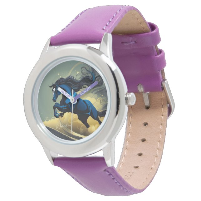 Fantasy Black Hallion in der Wüste Armbanduhr (Schrägansicht)
