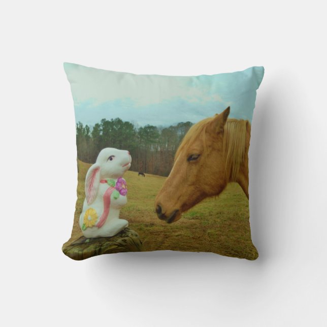 Fantasy Blond Blume Bunny Kissen (Vorderseite)