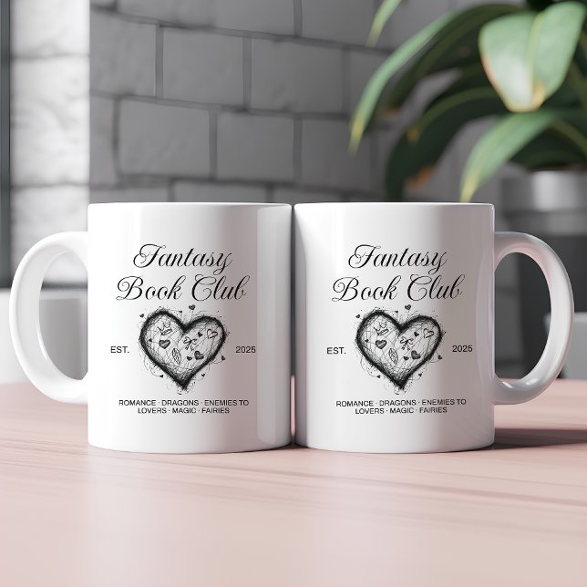 Fantasy Book Club Typografie & Heart Doodle Sketch Kaffeetasse (Von Creator hochgeladen)