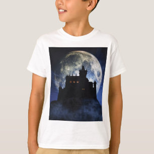 Fantasy-Burg in der Nacht T-Shirt