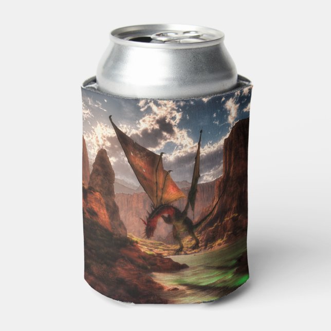 Fantasy-Drache in den Bergen Dosenkühler (Kanne Vorderseite)