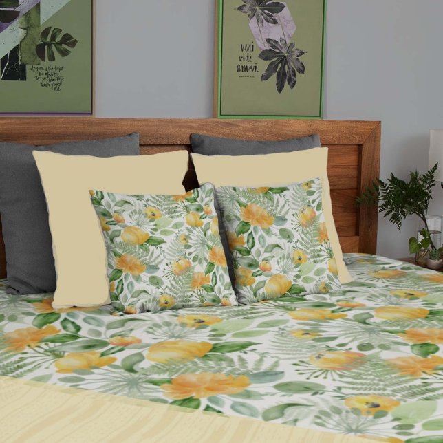 Fantasy Fern and Floral Lemon y Dekokissen (lemon-y fern floral pillows to match your duvet)