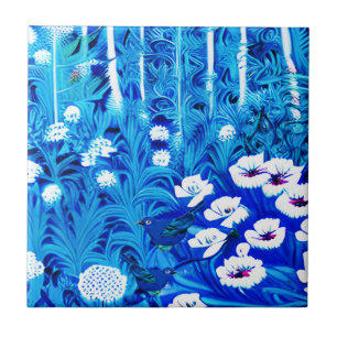 Fantasy Forest mit Blume und Vögeln Fliese