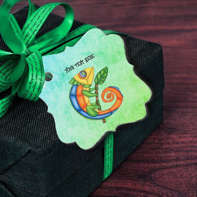 Fantasy Lizard on Branch Big Eyes Green Blue Mix Geschenkanhänger (Fantasy lizard on branch with leaf in bright colours on green blue mix favor or gift tag.)