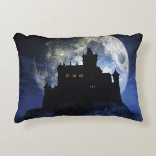Fantasy-Schloss während der Nacht Dekokissen