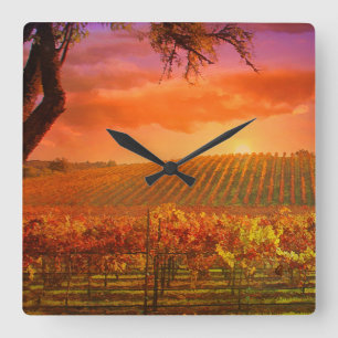 Fantasy Vineyard Clock Quadratische Wanduhr