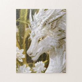 Fantasy White and Gold Dragon mit Blume