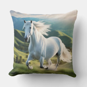 Fantasy White Horse läuft im Tal. Kissen