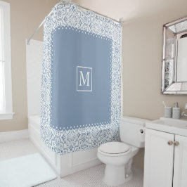 Farbblaues und weißes Damastmuster und Monogramm Duschvorhang
