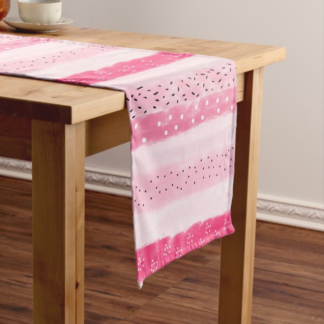 Farbblockstreifen mit weißen rosa Pinselstrichen Kurzer Tischläufer (Beispiel)