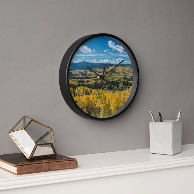 Farbe des Herbstes in flachen Tops | Routinemäßige Uhr (Büro)