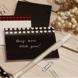 Farbe des weißen Herzmusters Post-it Klebezettel