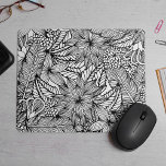 Farbe | Muster der tropischen Flucht Mousepad<br><div class="desc">Genießen Sie eine therapeutische Erwachsenenfärbung mit unserem kühn gemusterten Schwarz-Weiß-Mousepad! Das schicke, faszinierende tropische Blumendesign zeichnet sich durch Blätter, Federn und Blume aus und lässt sich mit Stoffmarkierungen verfärben, um so viel oder so wenig Farbe wie Sie möchten für eine einzigartige Ergänzung Ihres Schreibtisches oder Büros. Oder verlass wie besehen...</div>