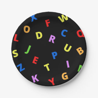 Farbenfroh Alphabet auf schwarzem Hintergrund Pappteller