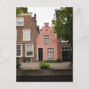 Farbenfroh rosa holländisches Canal House Leiden N Postkarte