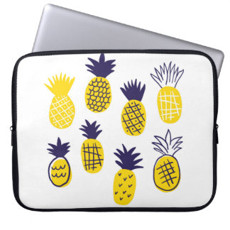 Farbenfrohe abstrakte Ananas im Geruch Laptopschutzhülle