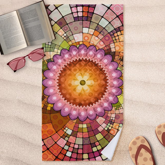 Farbenfrohe Abstrakte Art Mandala Mosaik Strandtuc Strandtuch (Colorful abstract art beach towel featuring an original geometric mandala mosaic design)