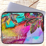 Farbenfrohe Abstrakte Blätter Kunst, Dichtung und  Laptopschutzhülle<br><div class="desc">Dieses Laptop-Gehäuse aus Naturkunde ist eine Explosion wunderbarer Farben. Der Hintergrund fing mit einem Alkoholtupfer-Design an, das eine phantastische Umwandlung des Buch-Stils durchlief. Erstaunlich farbenfrohe Blätter entstehen aus der links und rechten Oberseite des Gehäuses. Das belebte Grün fügt sich wunderbar in die hübsche Hintergrundkunst ein. Die Farbtöne sind violett, fuchsienrosa,...</div>