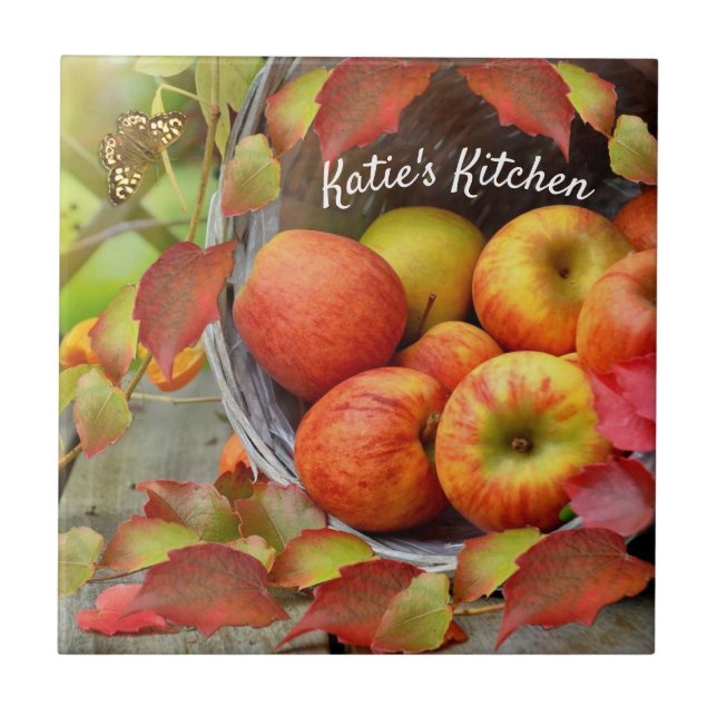 Farbenfrohe Apfelkörbe und Herbstlaube. Gestalted Fliese (Vorderseite)