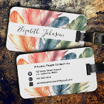 Farbenfrohe Aquarellfarben Federn schwarzer Skript Gepäckanhänger<br><div class="desc">Fügen Sie Ihren Reisen eine Touch Stil mit diesem farbenfrohen Watercolor Feathers Black Script Name Luggage Tag! Mit seinen lebendigen Aquarellfedern, die in den Farbtönen Grün, Blau, Rosa, Orange und lila auf einem schlichten, weißen Hintergrund gestaltet sind, ist dieses Etikett sowohl praktisch als auch elegant. Passen Sie den weißen Streifen...</div>