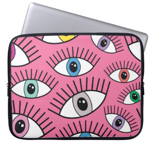 Farbenfrohe Augen: magischer mystischer Hintergrun Laptopschutzhülle