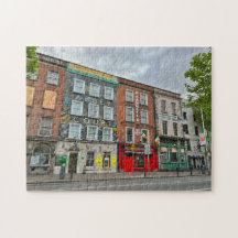 Farbenfrohe Bachelor's Walk in Dublin, Irland