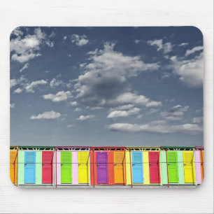 Farbenfrohe Badehütten Mousepad