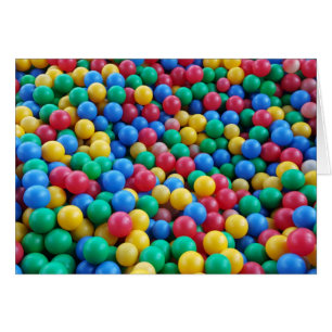 Farbenfrohe Ball Pit Balls Kinder spielen