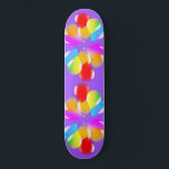 Farbenfrohe Balloons Skateboard<br><div class="desc">Farbenfrohe Balloons Skateboard - oder wählen / Ihre Lieblings-Hintergrundfarben hinzufügen!</div>