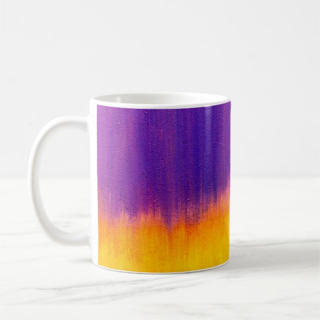 Farbenfrohe bemalte Leinwand als Hintergrund. Kuns Kaffeetasse (Links)