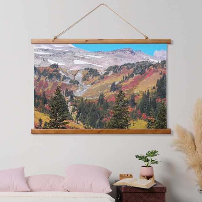 Farbenfrohe Bergwelt Wandteppich Mit Holzrahmen (Schlafzimmer)