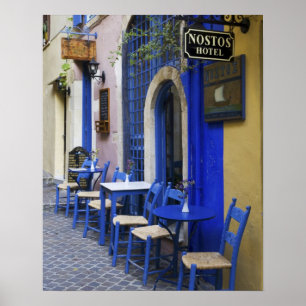 Farbenfrohe blaue Türe und Platz zum alten Hotel i Poster