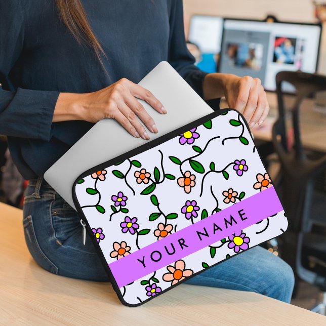 Farbenfrohe Blume, blauer Hintergrund, Lila Laptopschutzhülle (Von Creator hochgeladen)