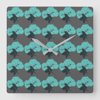 Farbenfrohe Blume Muster auf grauem Hintergrund Quadratische Wanduhr