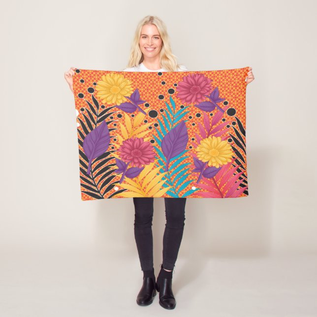 farbenfrohe Blume und Blätter auf schwarzem Hinter Fleecedecke (Beispiel)