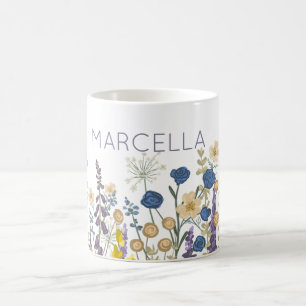 Farbenfrohe Blume und Schmetterlinge Individuelle Kaffeetasse