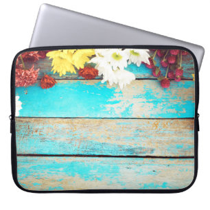 Farbenfrohe Blume, Vintager Holzrahmen. Laptopschutzhülle