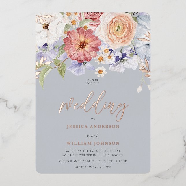 Farbenfrohe Blumendusty Blue Wedding Rose Gold Folieneinladung (Vorderseite)