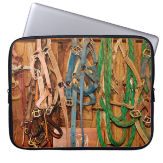 Farbenfrohe Bridlespferde,Tack,Tiere,Stall,blau,Br Laptopschutzhülle