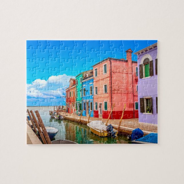 Farbenfrohe Burano Häuser mit Boote Venedig Italie (Horizontal)