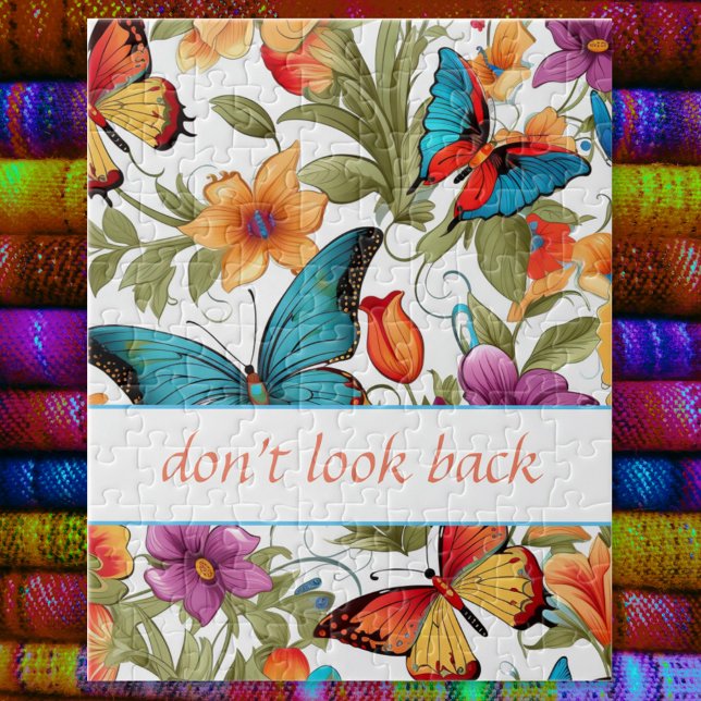 Farbenfrohe Butterfly-Blume-Muster (Von Creator hochgeladen)