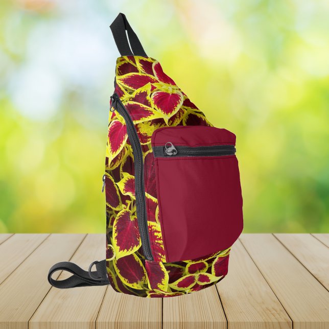 Farbenfrohe Coleus Pflanze Blätter Crossbody Bag (In Situ)