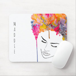 Farbenfrohe Dame funkelnde Haarfarbe Mousepad